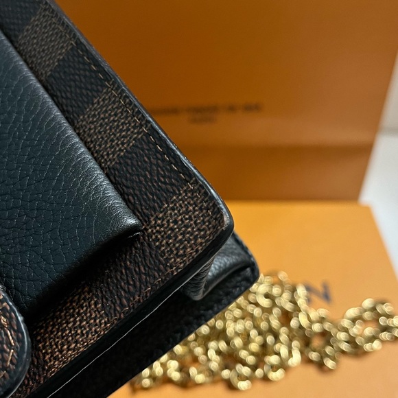 Louis Vuitton Vavin wallet on chain - Picture 12 of 14